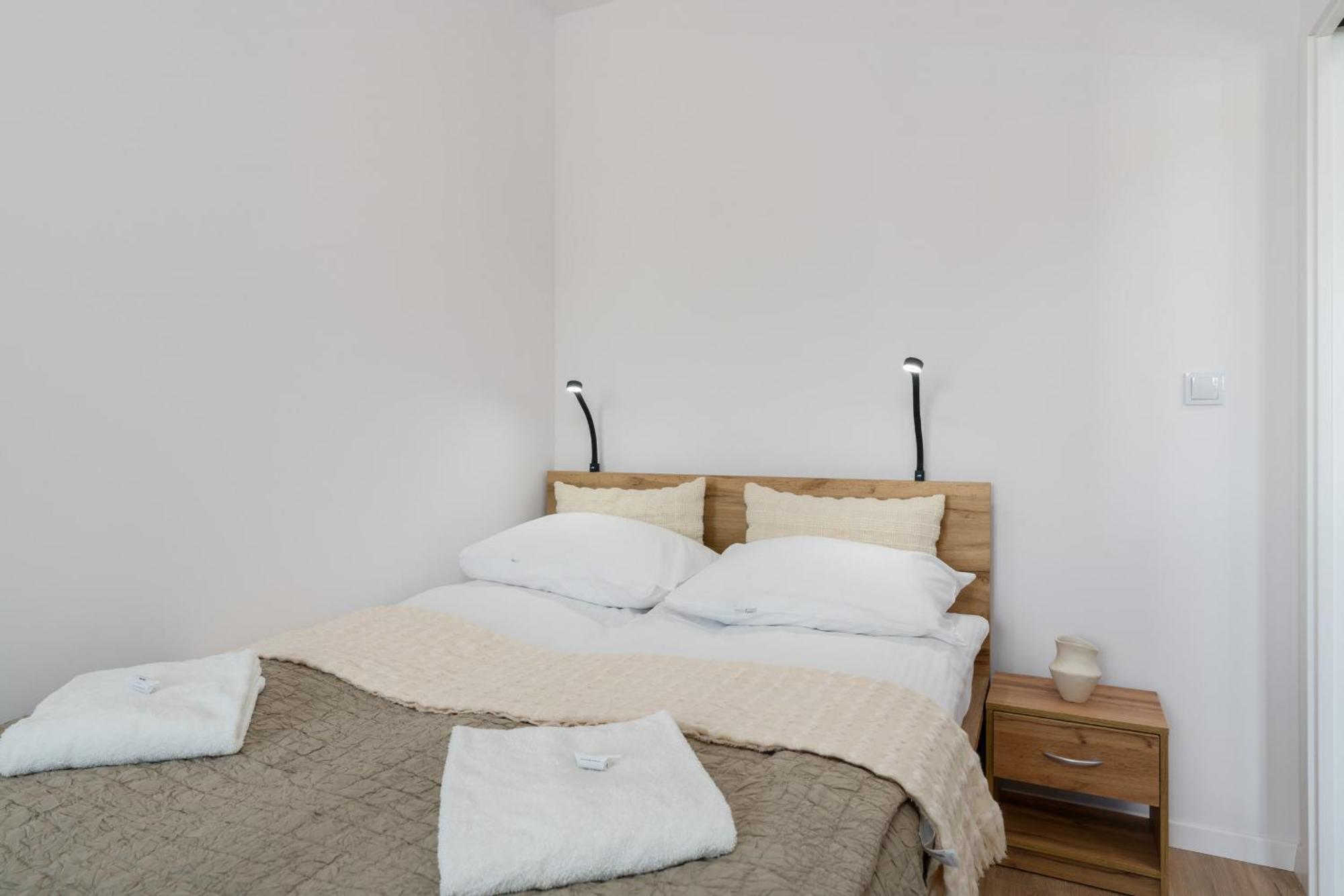 Bukowska 18 With Balcony Mtp By Renters *