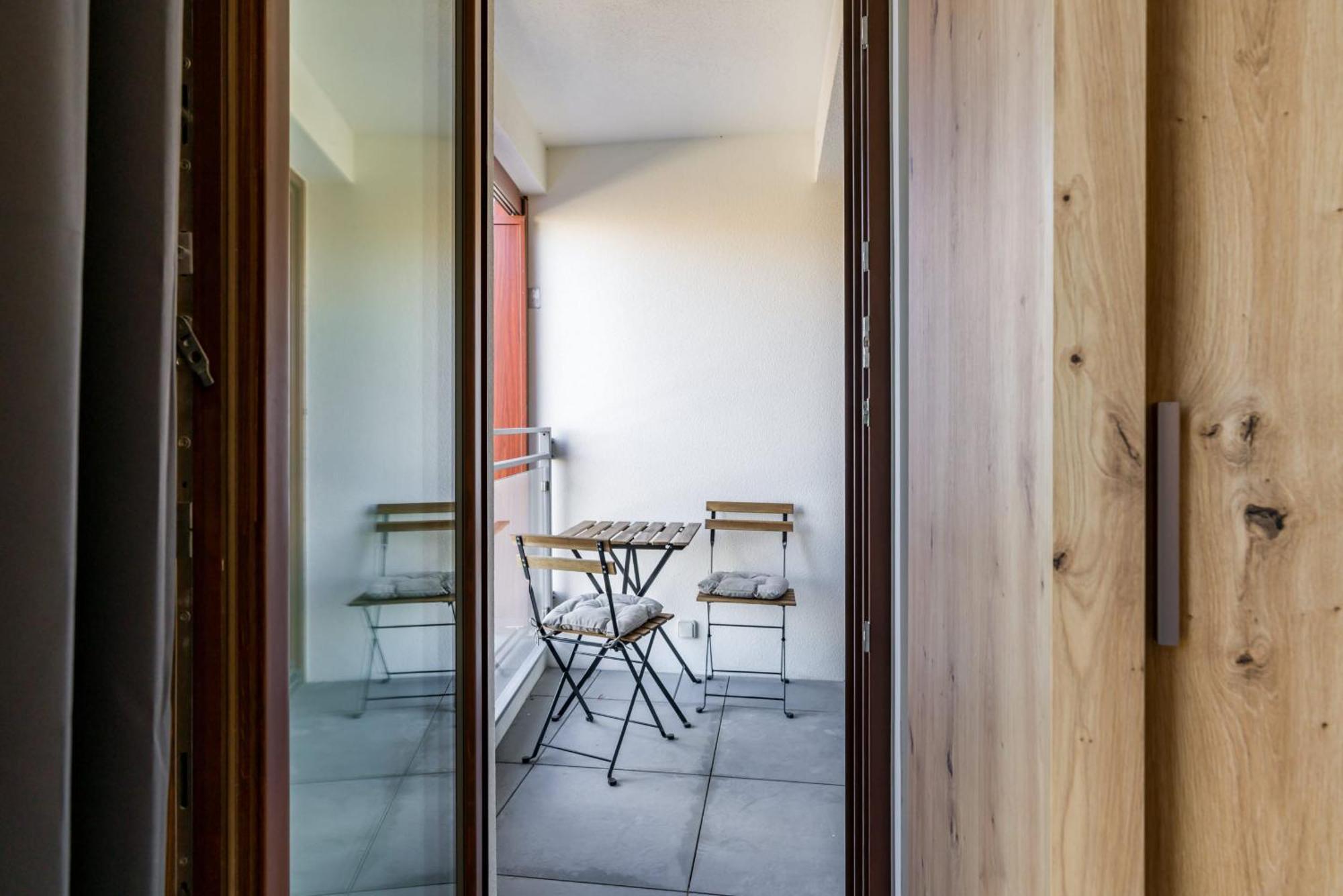Bukowska 18 With Balcony Mtp By Renters
