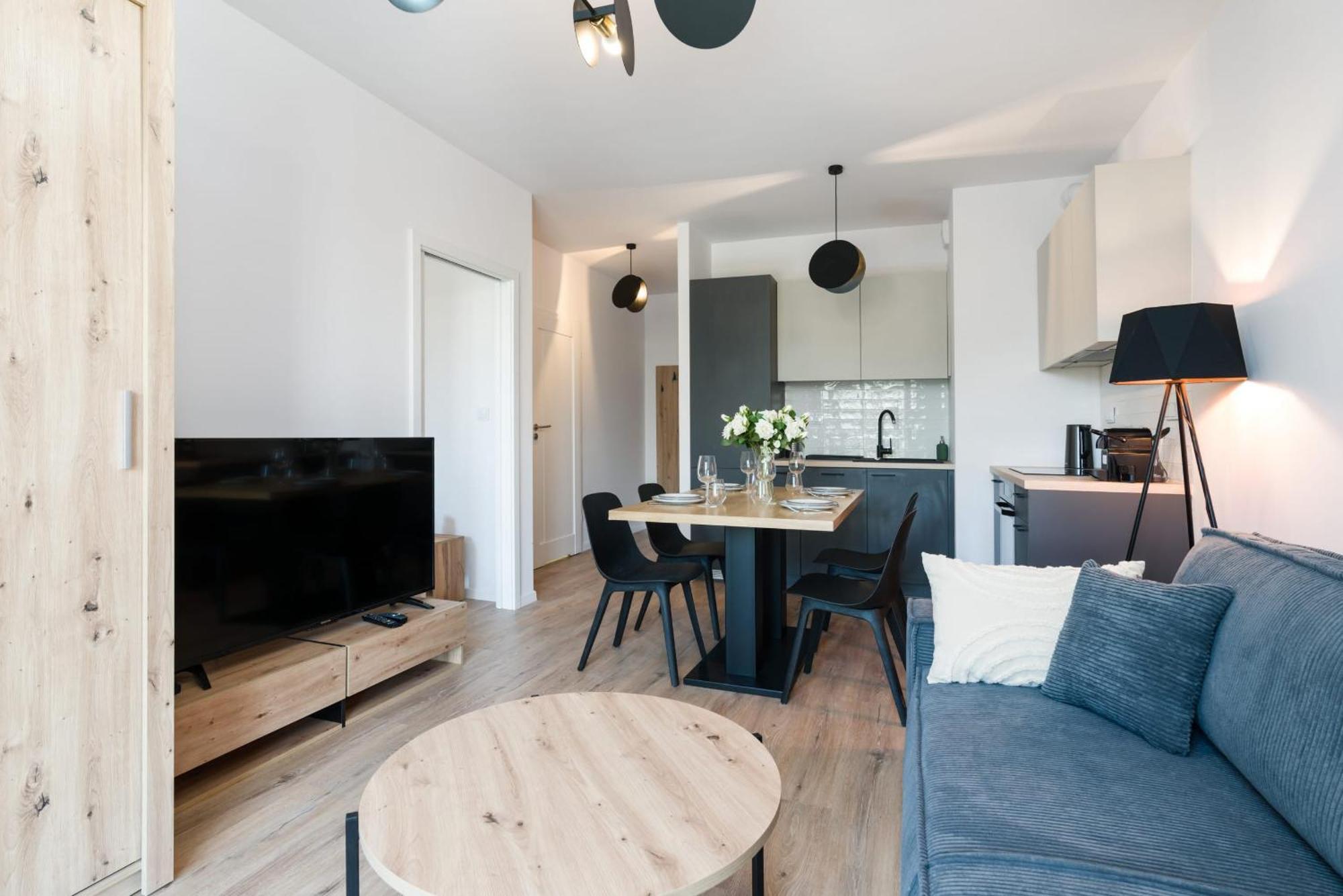 Bukowska 18 With Balcony Mtp By Renters *