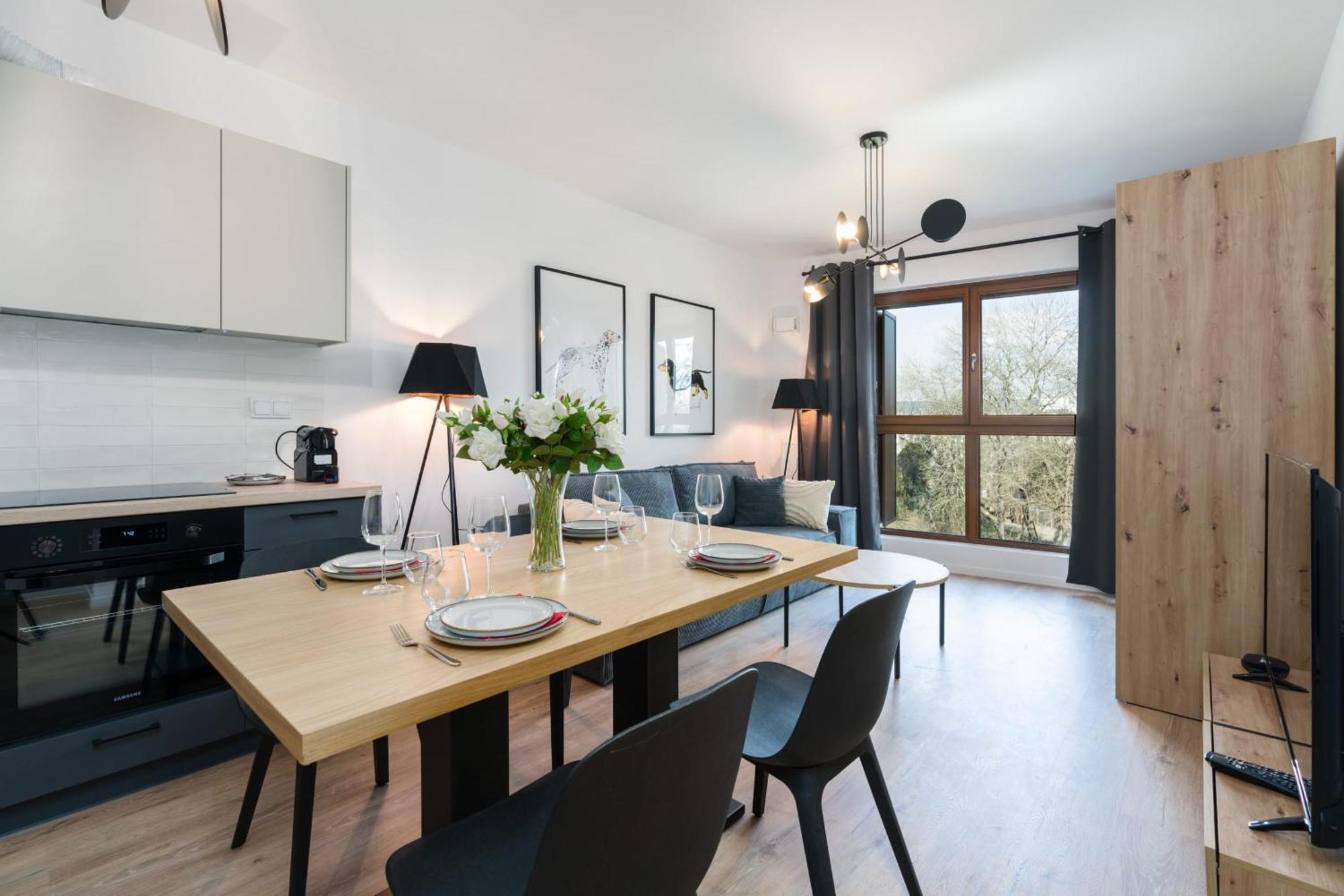 Bukowska 18 With Balcony Mtp By Renters Apartmán